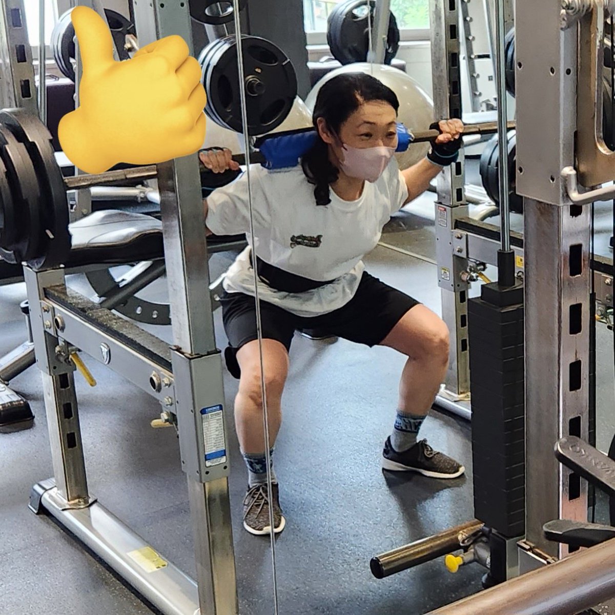 ruppycoppy's tweet photo. #Bodyke でがっつりやって来ました🔥
ずっとグローブつけっぱなし🤣
やる気満々❤️🔥
やっぱりちょっとぽってりしてる🤣(manwiththebabyが隠れてるやんけ💦)
バーベルスクワット
ウォーミングアップ後、
50kg×10回×1set
したら、首痛い💦
カバーをつけてもらって
55kg×10回×1set(記録更新🔥)
1/3 https://t.co/0Gt3856R2N
