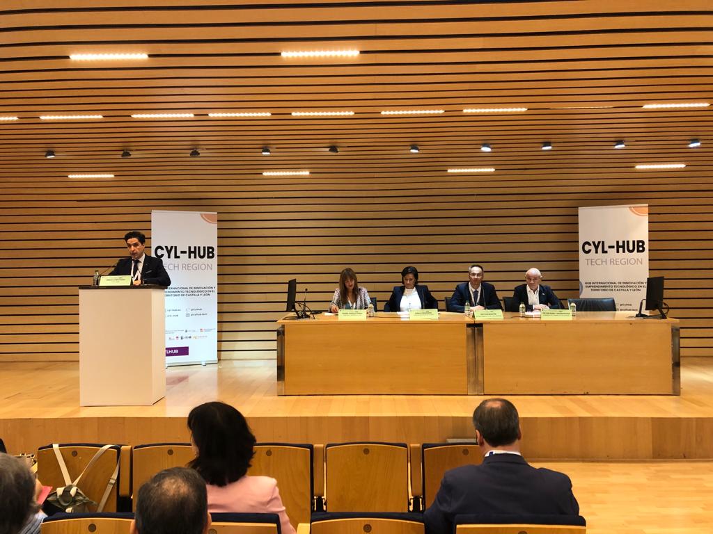 ¡Comienza la segunda jornada de #CYLHUB #Valladolid en la Feria de Valladolid! Contamos con Víctor Ángel Caramanzana (<a href="/cam_valladolid/">Cámara de Valladolid</a>), Mª Ángeles Pérez (<a href="/PC_UVa/">Parque Científico UVa</a>), Víctor Martín Meléndez (<a href="/AyuntamientoVLL/">Ayto. de Valladolid</a>), Emma Fernández (<a href="/jcyl/">Junta de Castilla y León</a>) y con nuestro director, <a href="/escorchado11/">Emilio Corchado</a>