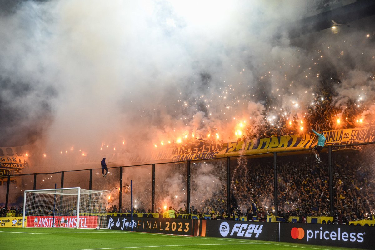 _BeFootball's tweet photo. L'ambiance incroyable cette nuit à la Bombonera entre Boca Juniors et Palmeiras 🤩🌋🇦🇷 https://t.co/jaNninaDTb
