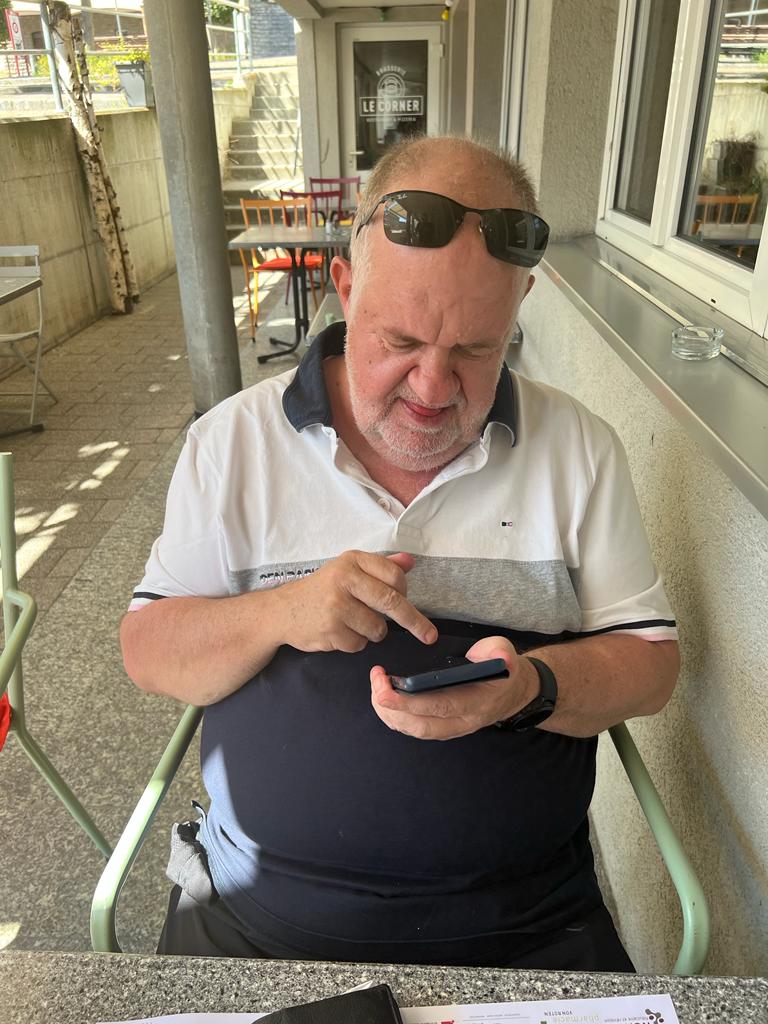 nicolasvsch1's tweet photo. Donner des conseils pour qui voter est trop simple ..consultez le programme et le parcours des candidats.. https://t.co/TrOv6Z2UD3