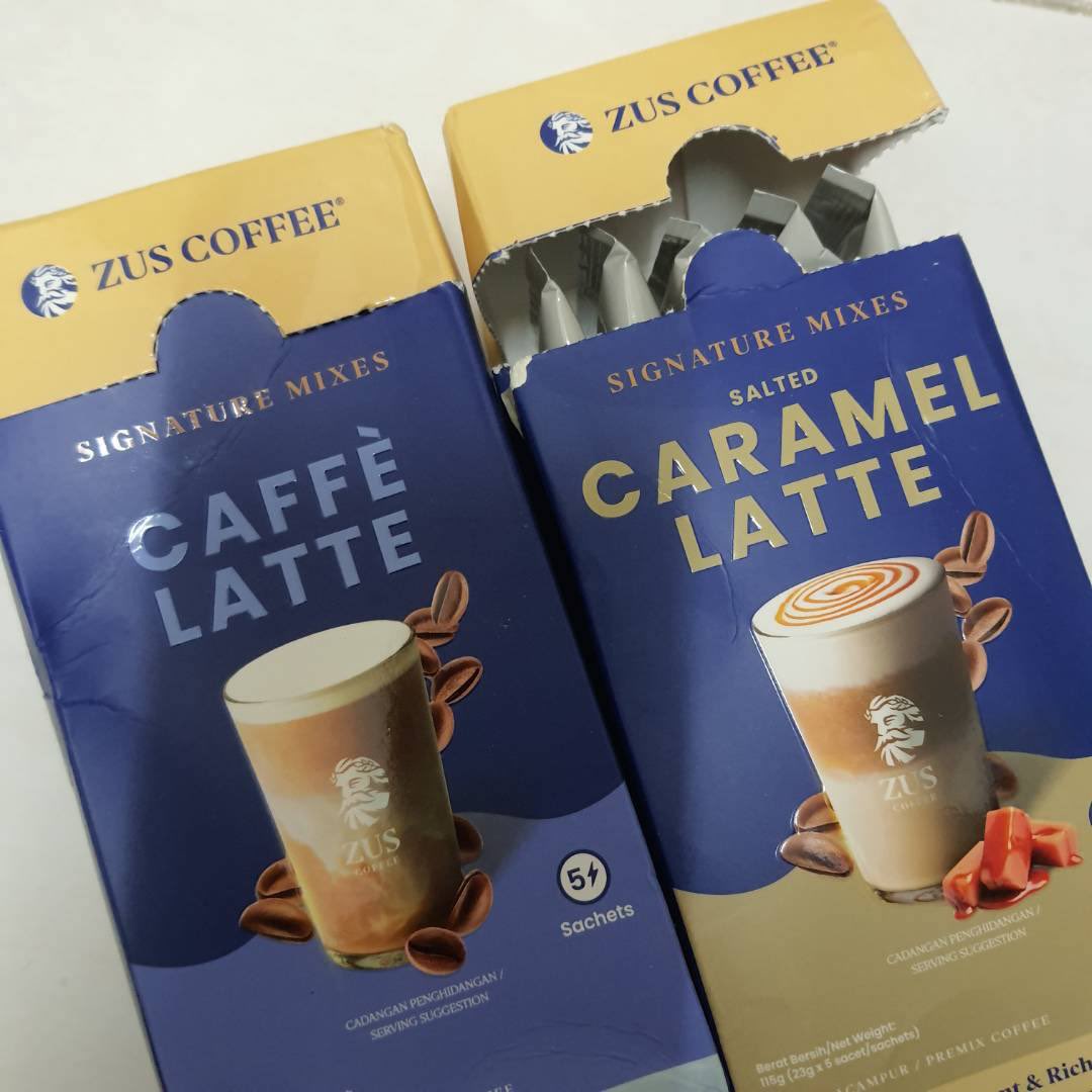 SantaiSini's tweet image. Senanglah Zus Coffee dah ada instant coffee. Pasni craving je boleh gi dapur bancuh sendiri 😍

kredit x Kashonmy  

#santaisini #coffeeinstant #zuscoffee #sedap #nyams #finally #kopisegera