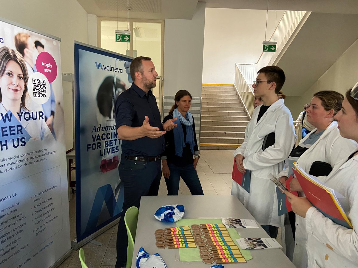 valnevaSE's tweet photo. We had a great time at HBLVA Rosensteingasse’s Career Day event in Vienna. We aim to inspire these future chemical engineers to choose vaccine manufacturing as a career path – especially at Valneva!
#LifeAtValneva #WorkForWhatMatters #VaccineDevelopment https://t.co/eLXgxs5DGH