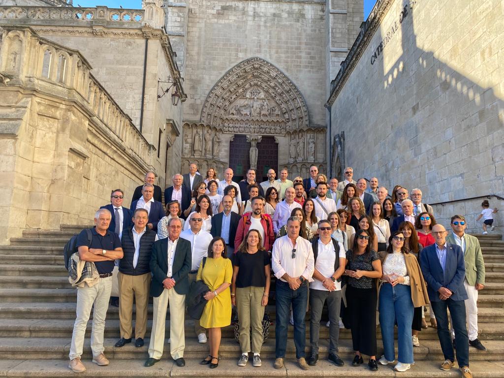 icomalava's tweet photo. En el Colegio de Médicos de #Álava seguimos aprendiendo y compartiendo experiencias en el Congreso #rescom23 en #Burgos
Esta mañana es el turno de las redes sociales en los Colegios
@MedicosBurgos #VitoriaGasteiz https://t.co/wVVdzGiV1h