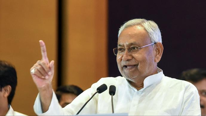 सुख मे साथ देने तो सभी आते हैं लेकिन आपका साथी सिर्फ वही हो सकता है जो आपके दुःख मे साथ दे। भरोसा है <a href="/NitishKumar/">Nitish Kumar</a>
जी पर #बीएड_की_उम्मीद_बिहार_सरकार