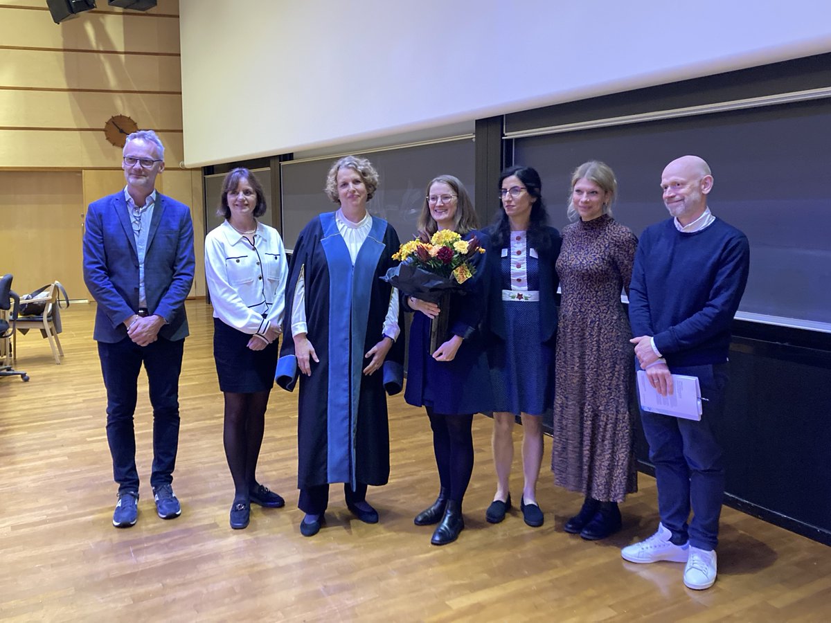 FniNansen's tweet photo. Congratulations to the brilliant @tjevnaker who yesterday successfully defended her #PhD thesis titled: 'With a Little Help from My Friends? Organizing the External Relations of European Union Agencies. 🎓🥳 Our colleague Torbjørg completed her defense at the @UniOslo_SVfak 📚👏 https://t.co/PAE2qy4DzR