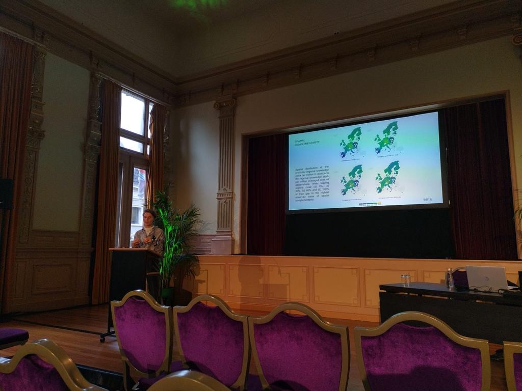 <a href="/AITtomorrow2day/">AIT</a> at <a href="/sti2023/">STI 2023</a> | <a href="/pintar_n/">Nico Pintar</a> presenting his work on relating regional knowledge #complexity to  #productivity #growth | Theresa Bürscher discussing convergence scenarios of regional #inequality in #innovation | Using data and assets from <a href="/risis_eu/">RISIS</a> | @eter_eu #STI2023