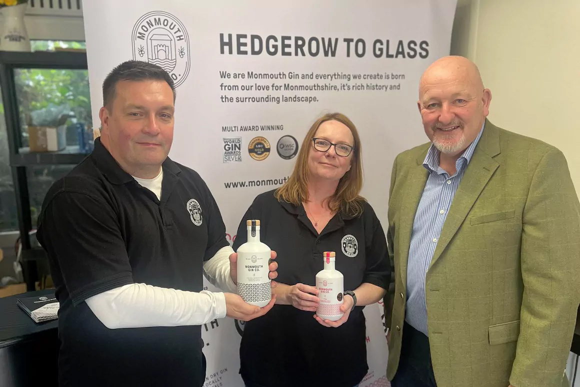 Local Ms Peter Fox Raises a Glass to World-Class Gin Distillery
welshfoodanddrink.wales/local-ms-peter…
#monmouthginco #monmouthgin #welshdistillery #welshgin #welshgins #welshfoodanddrink #foodanddrinkwales #foodanddrink #drinkblogger #drinkbloggers