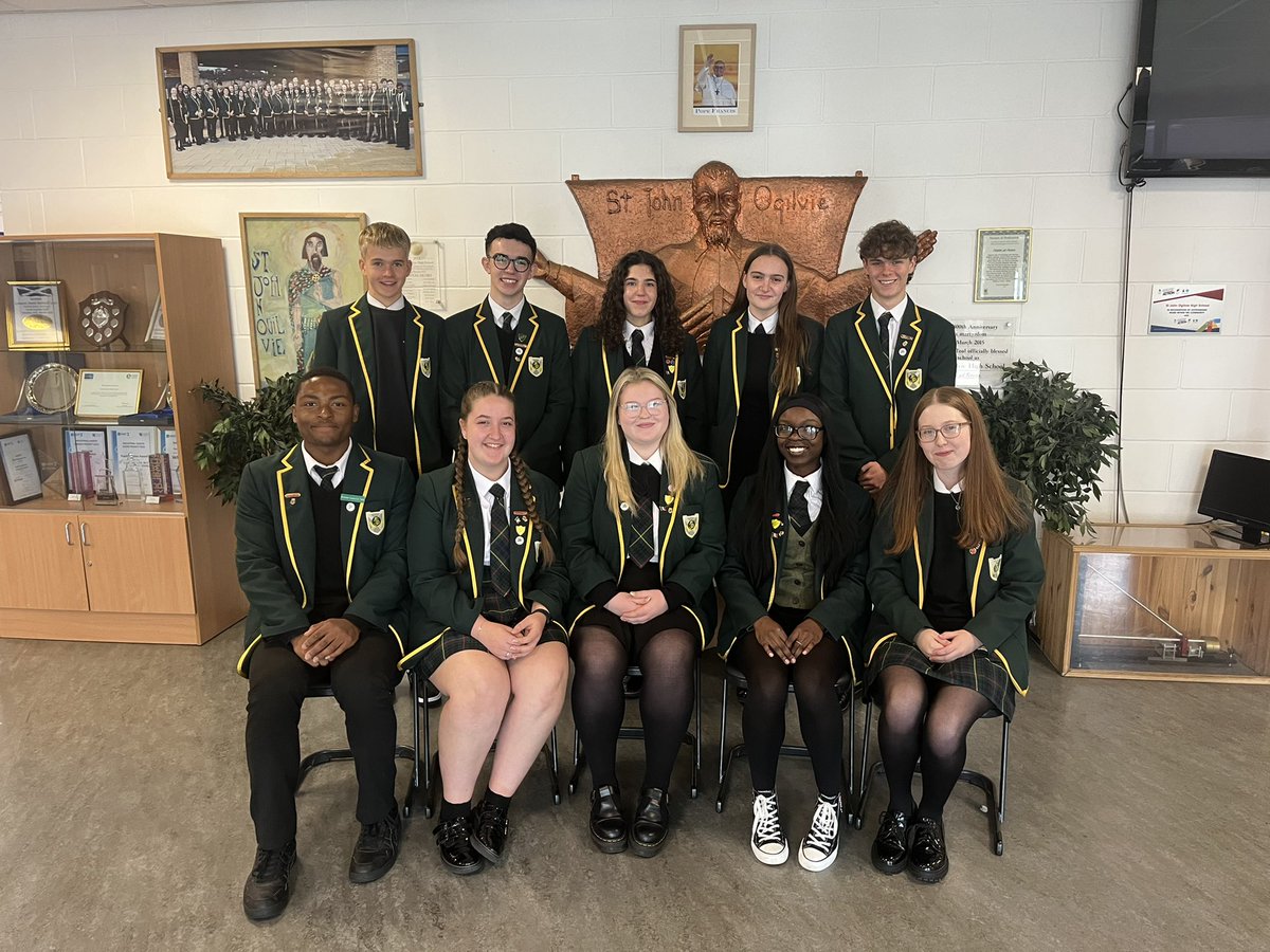 JohsModern's tweet photo. A massive gracias and merci to our wonderful Language Leaders. They put hard work and imagination into our Languages Day last Friday and we couldn’t have done it without them! What a bunch 👏 @StJOHS https://t.co/HsL0z0fUzJ