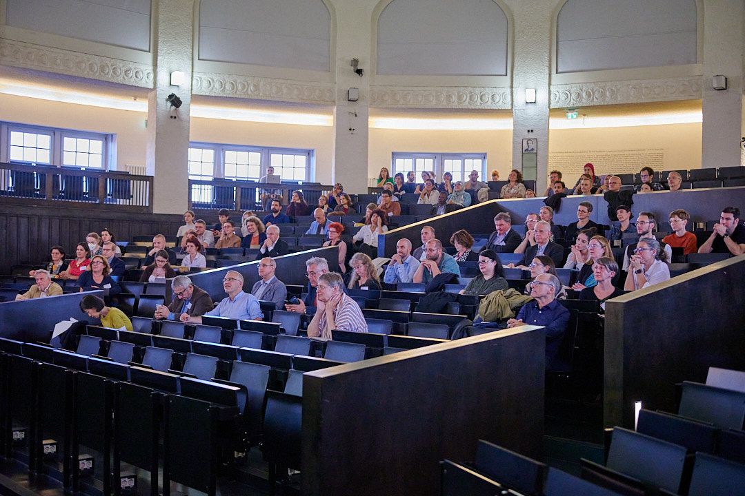 CSMC_Hamburg's tweet photo. 160 participants, 120 presentations, 3 days of parallel sessions: we had been anticipating this conference for a long time, and it was superb to see so many colleagues from around the world @unihh to discuss new insights on #WrittenArtefacts. Thanks a lot for joining us! #UWA2023 https://t.co/NbWmEyTuCp
