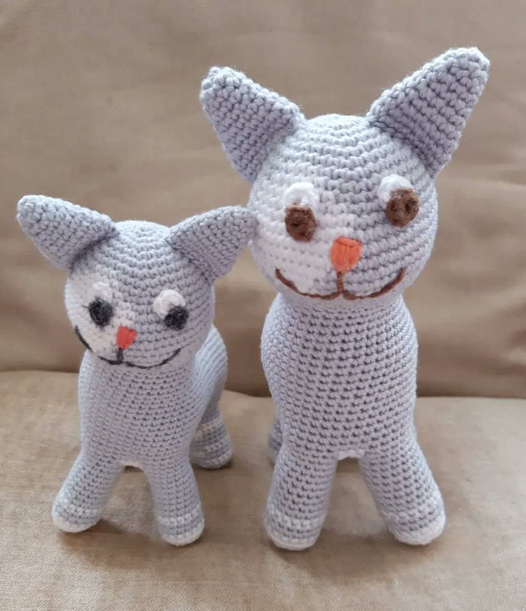 En als je Dikkie Dik haakt, hoort daar natuurlijk ook poes Muis bij. De kleinste is gehaakt met naald nr. 1,5. #Amigurumi #haakgek #haken #dikkiedik