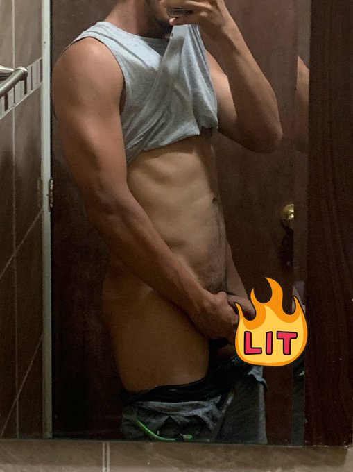 Wanted to fuck someone ass so fuckin hard 😈😌 https://t.co/cFYejNnhg0