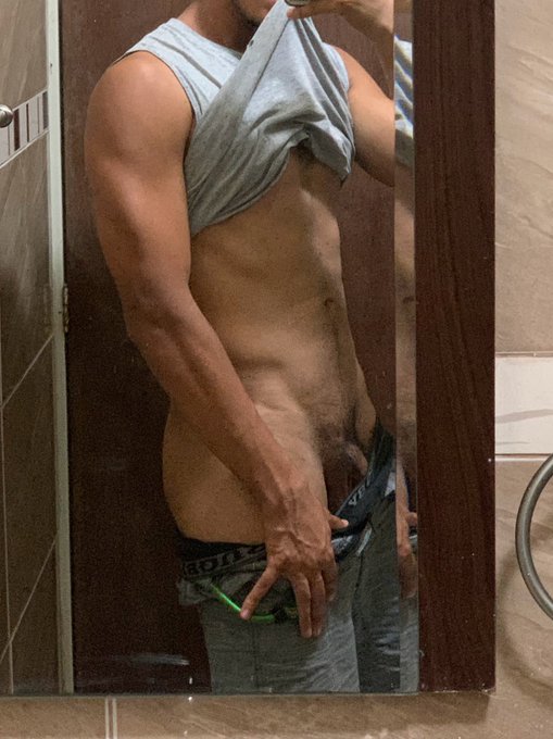 Wanted to fuck someone ass so fuckin hard 😈😌 https://t.co/cFYejNnhg0