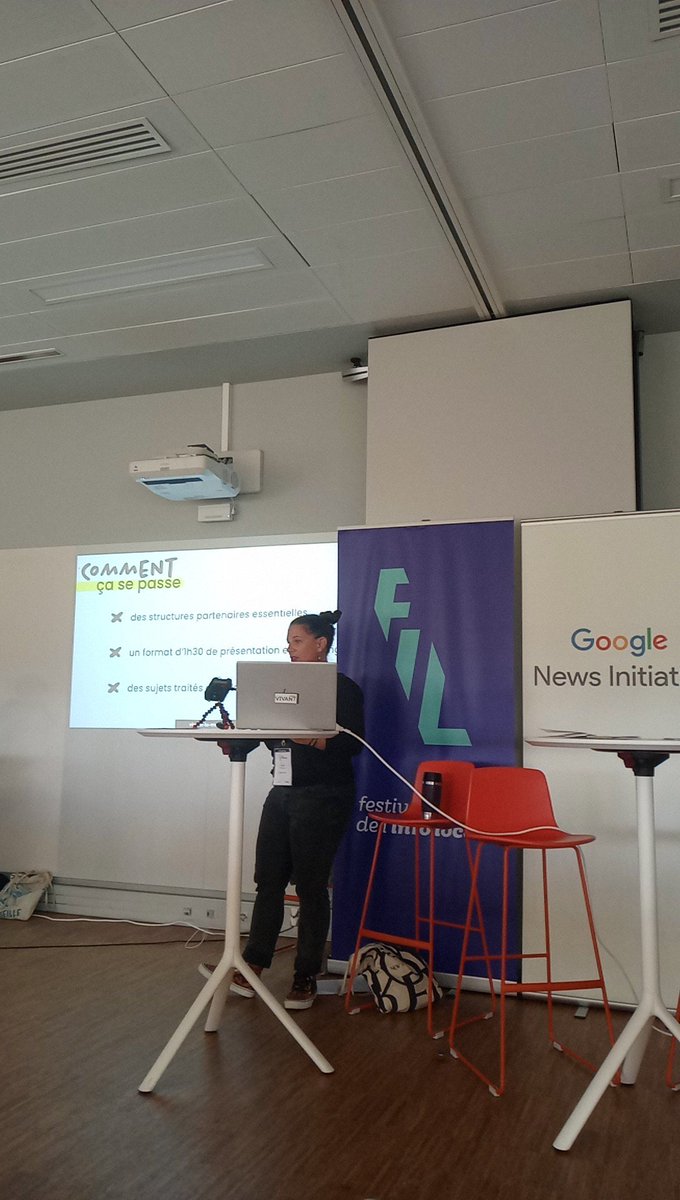 Éducation aux médias tweet media