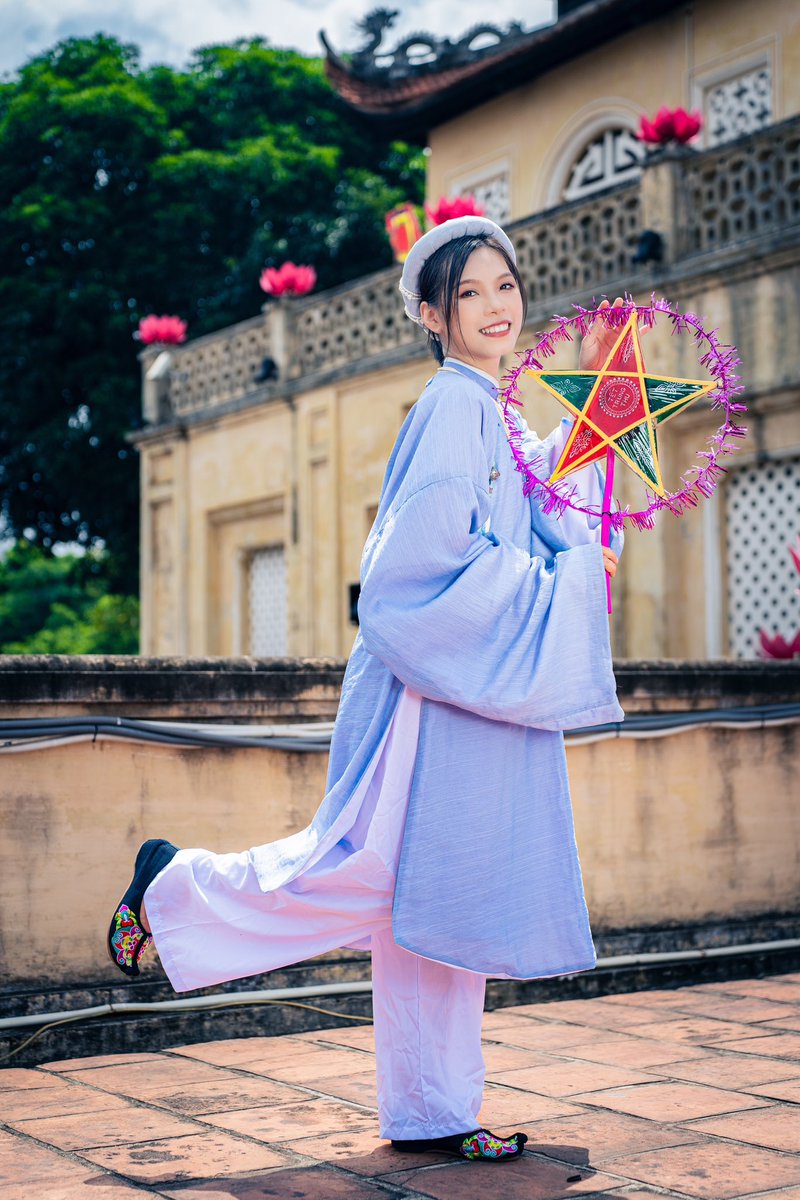 Polaris_Rin's tweet image. Happy Mid-autumn festival 🥳🥳🥳
遊びに行くの？
#POLARIS2023 #ベトナムアイドル  #ポラリス #rinnie_polaris #不忘初心 #MidAutumnFestival