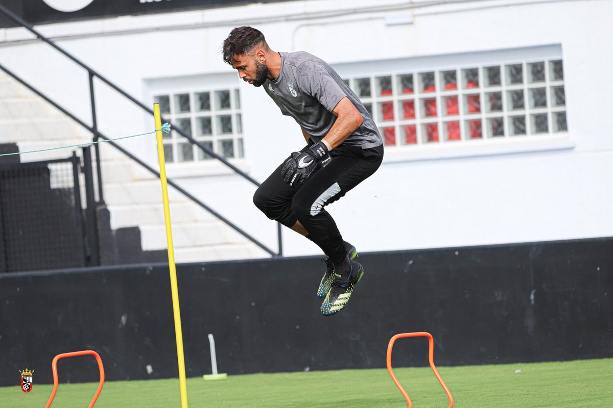 Viernes 👏👏👏

Cada vez más cerquita el domingo 🤩

#SiempreADCeutaFC ⚪️⚫️