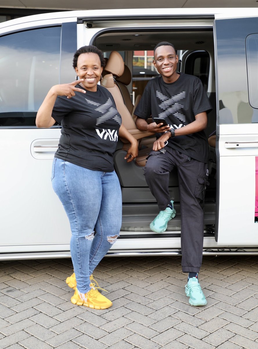 VAYA_Footwear's tweet photo. All Roads Lead To Thavhani Mall, Venda.

#Vaya4It #VayaRoadTrip https://t.co/aqoOH6DCdS