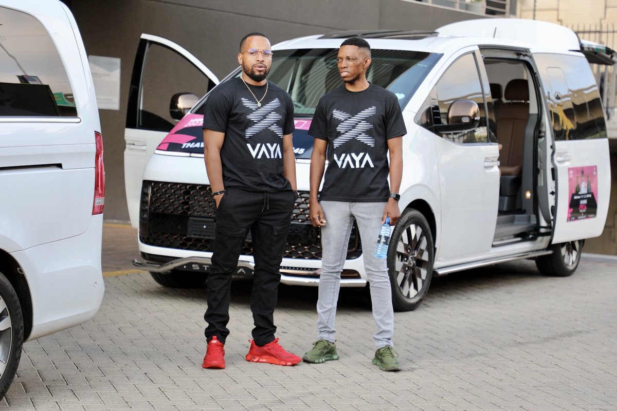 VAYA_Footwear's tweet photo. All Roads Lead To Thavhani Mall, Venda.

#Vaya4It #VayaRoadTrip https://t.co/aqoOH6DCdS