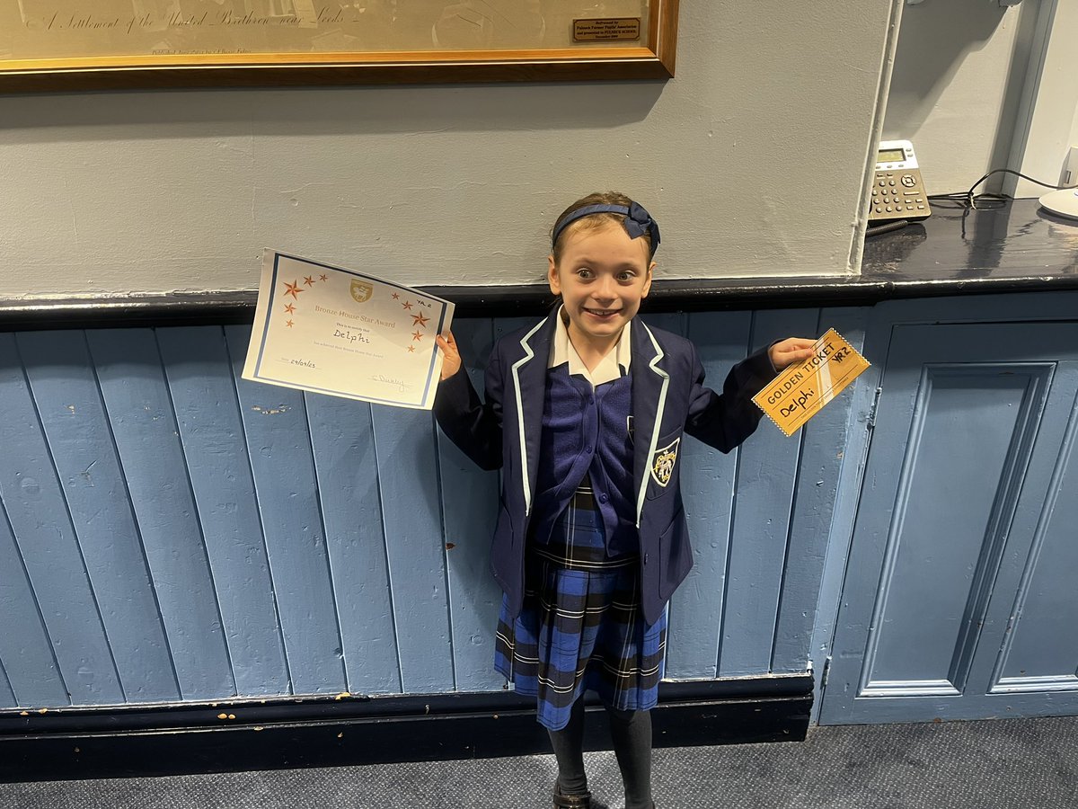chrisdysonHT's tweet photo. What a perfect start to a #FundayFriday … #RyderCup from 645am and then off to see #Delphi get not 1, but 2 awards in assembly - what a star and has a #GoldenTicket … only thing missing was #2Hashbrowns … @misterunwin @f33lthesun https://t.co/6DeKA55GMi