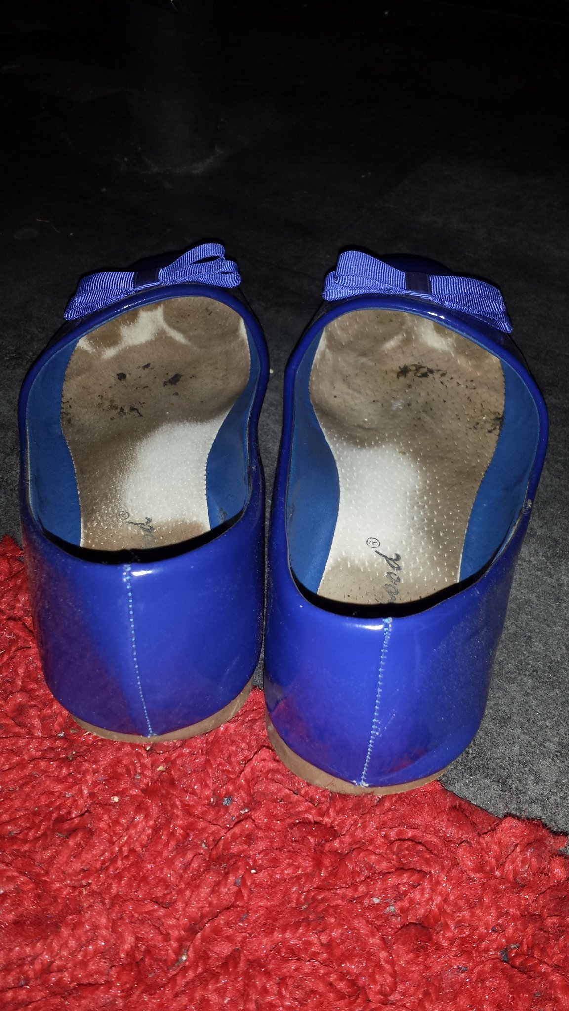 Do u like my worn and smelly flats ? #flatshoes #wornshoes https://t.co/zuqh6NVSG9