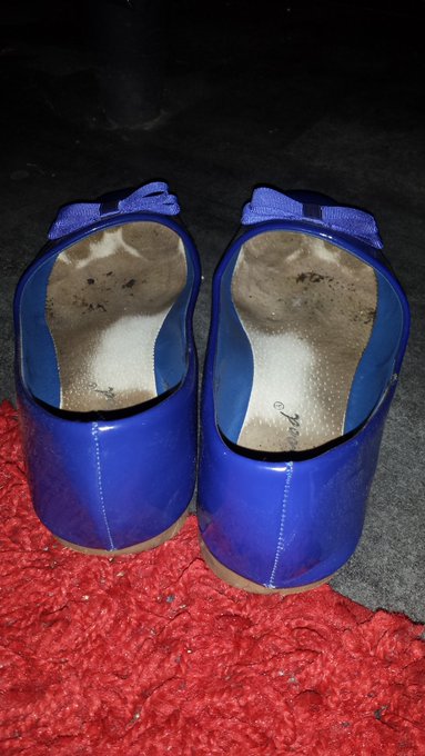 Do u like my worn and smelly flats ? #flatshoes #wornshoes https://t.co/zuqh6NVSG9<a href="/tag/flatshoes"class="tags">#flatshoes</a><a href="/tag/wornshoes"class="tags"><span>#wornshoes</span></a>