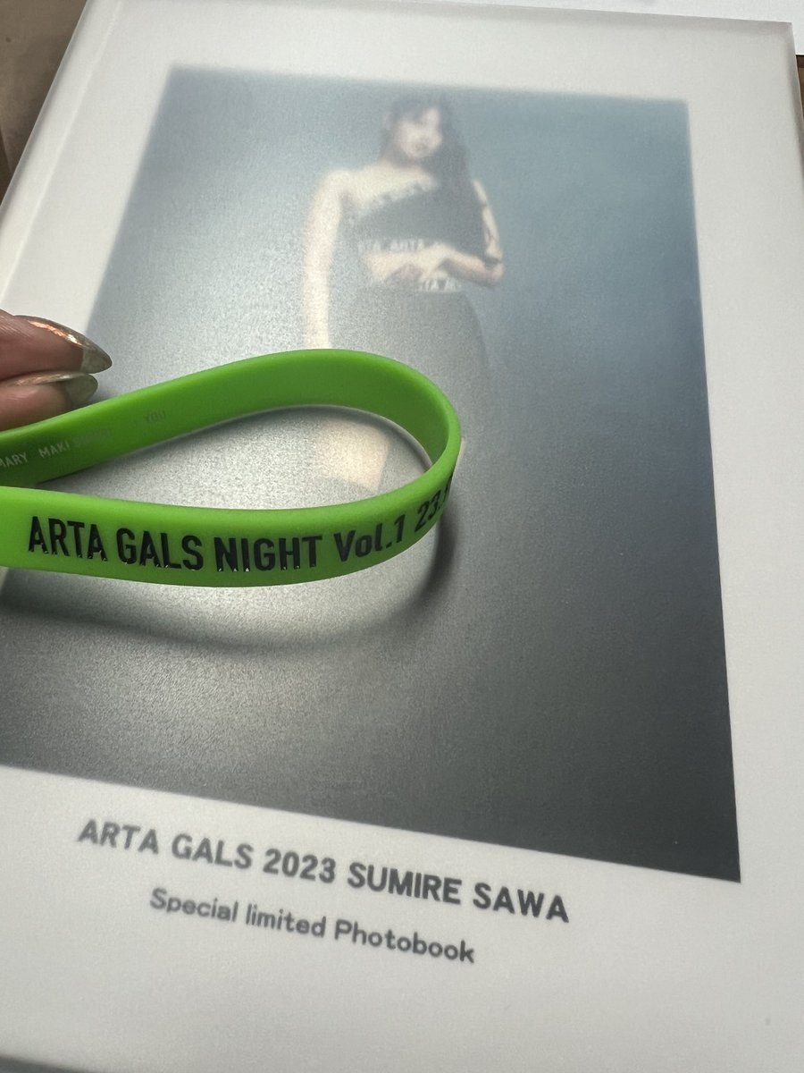 sumiresour's tweet photo. ARTA GALS NIGHT ❤️
抽選で当たるオリジナル写真集とご来場の皆様にお渡しのリストバンド💓
#ARTACVSTOS https://t.co/6GemEOZ5qS