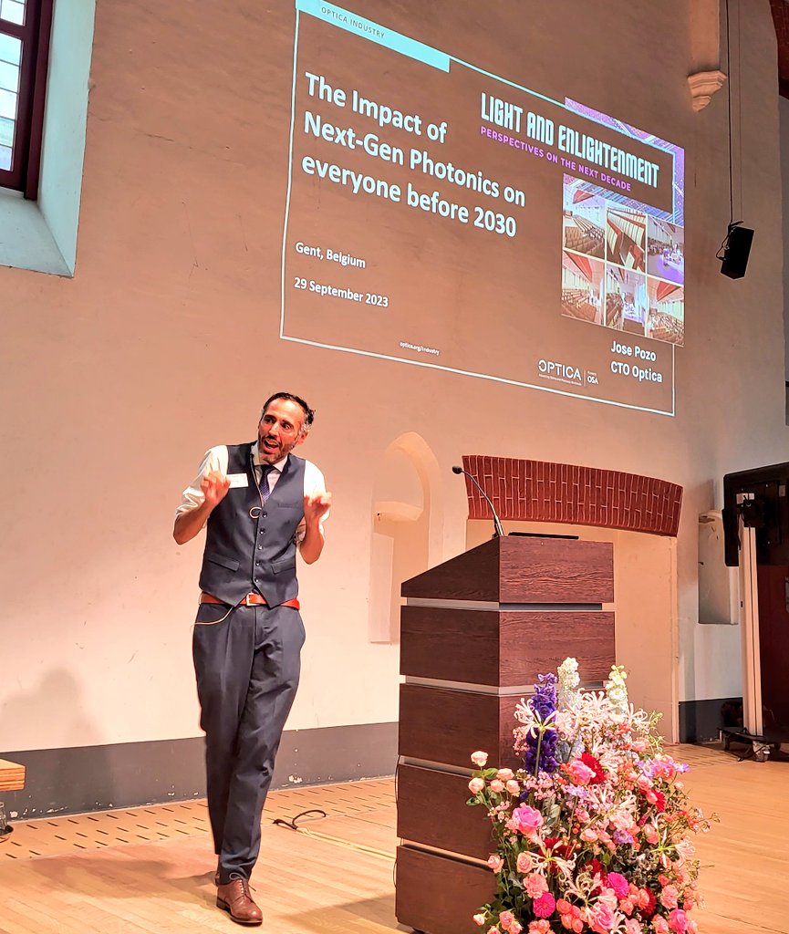 Are you not entertained? @josepozo, CTO of @OpticaWorldwide , makes you laugh, and then makes you think at the #LightAndEnlightenment symposium, as he lays out the landscape for photonics technological breakthroughs in the coming decade. @PhotonicsUGent @ugent @imec_int
