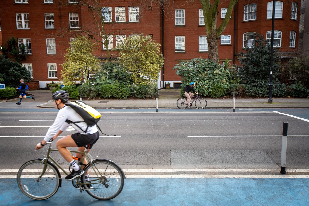 #Wandsworth Council is creating a network of cycle lanes, scrapping a town centre’s one-way system and supporting the ULEZ expansion with grants for residents, in an aim to improve air quality. Full story via @SthLondonPress: londonnewsonline.co.uk/council-announ… #Tooting