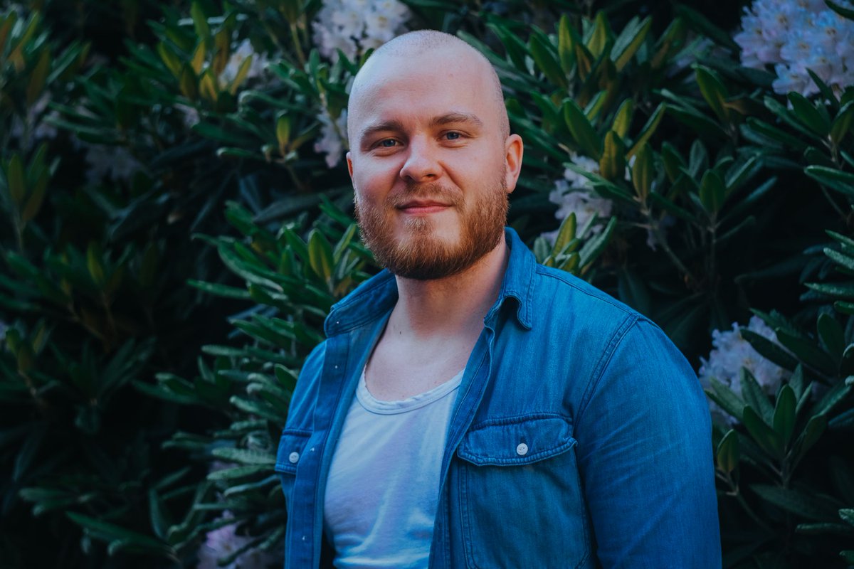 #SuomalaisenKoodinEdistäjä-palkintoraadissa on mukana myös viime vuonna palkittu @rikurouvila, Koodiklinikan perustaja. Riku on toiminut myös Webbidevaus.fi-podcastissa sekä perustanut Rare-ohjelmistoyrityksen.

#SuomalaisenKoodinPäivä #ohjelmistoala