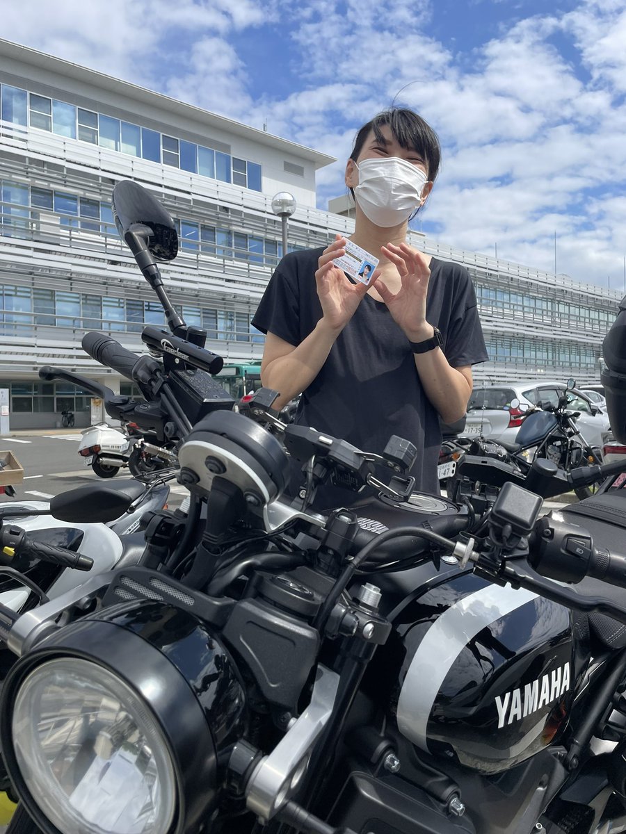 wollustmakoST's tweet photo. ニート期間の成果

①普通自動二輪免許取得＆大型二輪教習開始
　バタイダーさんに絶賛熱烈片想い中
②完全独学パン作りの上達
　やっとヴィエノワ安定
③父の墓参り
　長年の解呪をお願い＆豪遊

ついに夢だった大型二輪へ。趣味はバイク、パン作り、珈琲、ロック。
益々イケメンになりました。 https://t.co/8V8RQd61pA