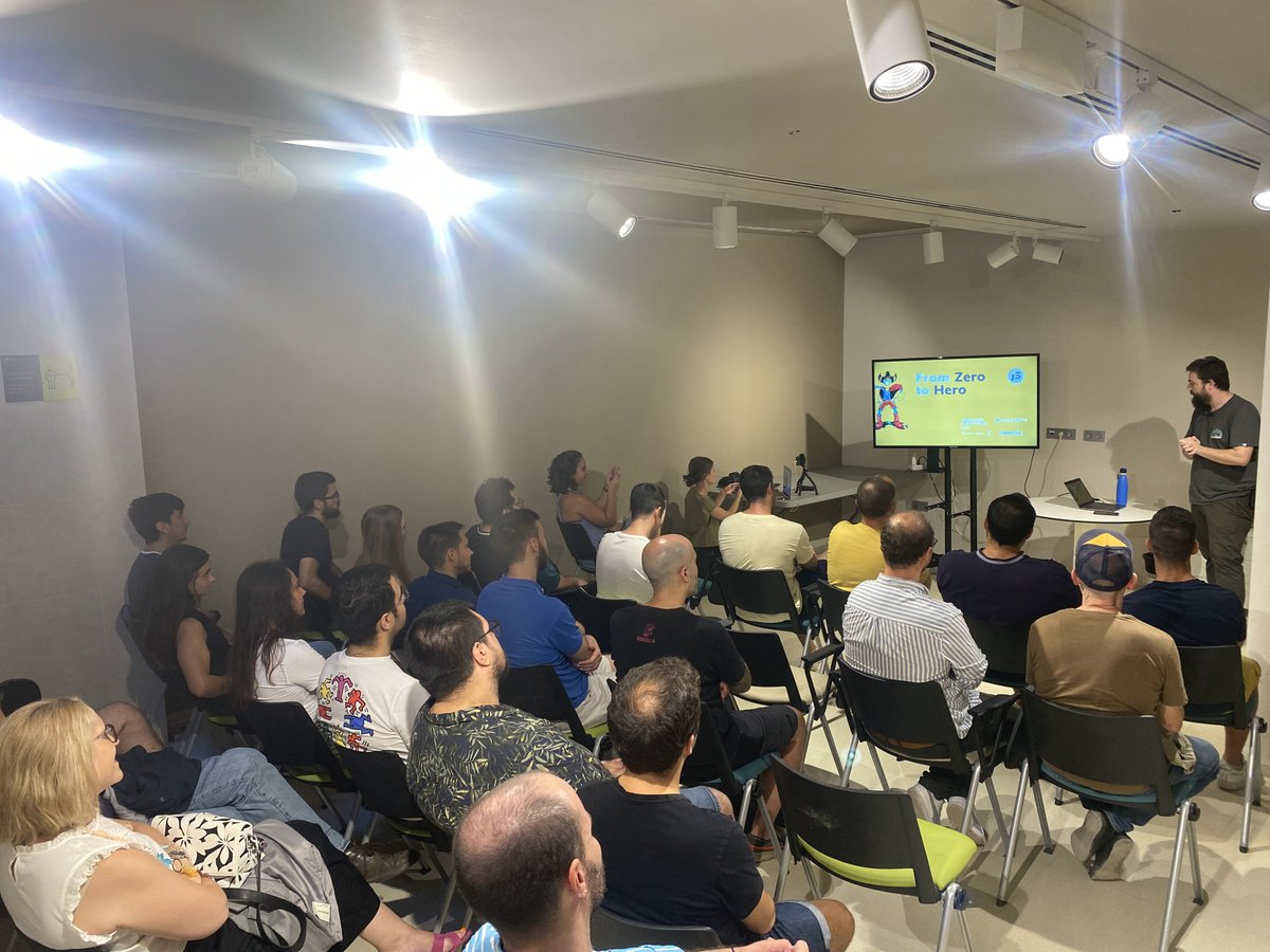 ¡Ayer #ElCable llenó su aforo! 🙌

¿El motivo? La charla "From Zero to Hero", en la que @alonsus91 hablaba del camino de un developer desde el comienzo de su carrera hasta alcanzar roles de seniority.🔝

<a href="/Almeriajs/">AlmeriaJS</a> <a href="/CodertyStudio/">Coderty</a> <a href="/Twenix/">Twenix</a>