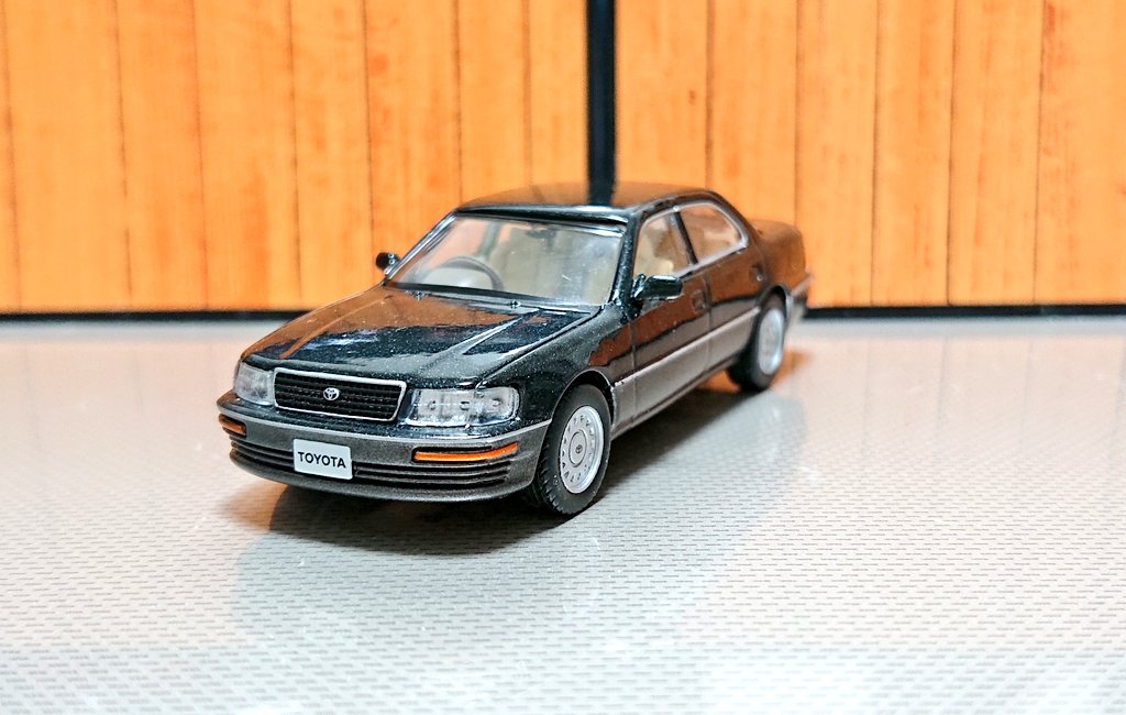 【日本の名車コレクション】トヨタ セルシオ 新品 1/43 国産名車コレクション トヨタ セルシオ（2001 ミニカー