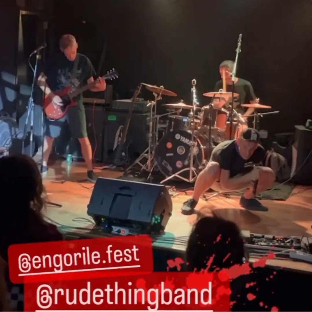 rudethingband's tweet photo. Últimos ensayos antes de ir a BCN para grabar en TrashZone estudio y debatir sesudamente con nuestro querido Juan Carlos, lo que creemos que será un EP. Haciendo chuletas, etc...
#grindcore #hardcore #rudething https://t.co/wdz0vx4qsw