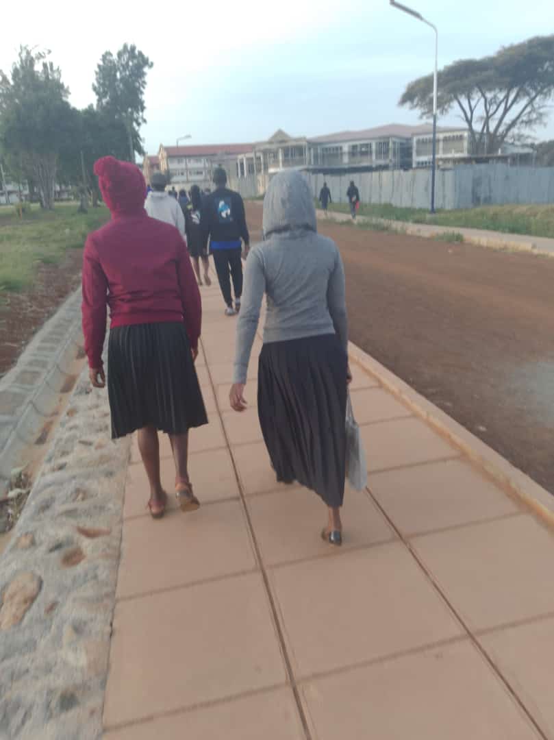 The best university dress code is at university of Eldoret. huku ndio kuna wife material. raymond nduga, oguda, sueh