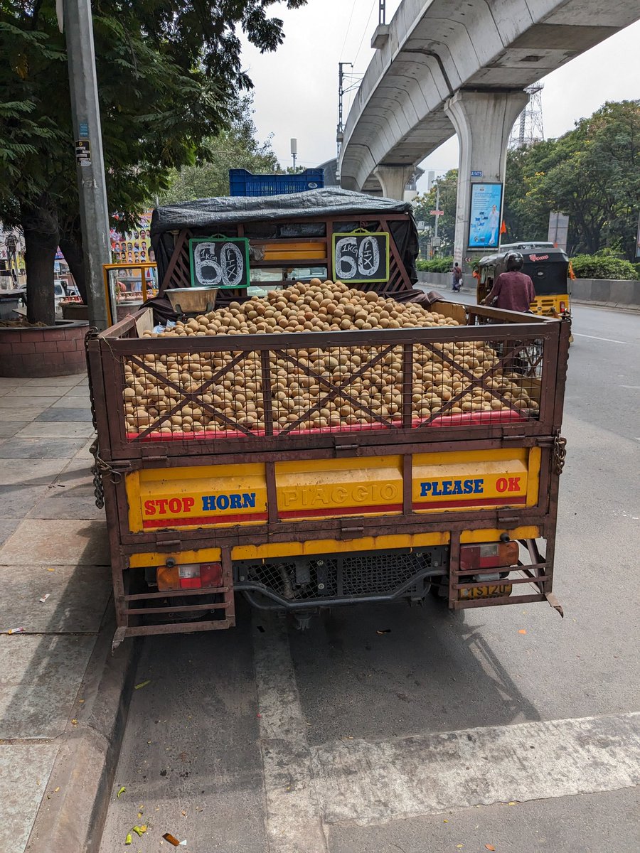 steelstreetbikr's tweet photo. This auto trolley TS12U D1800 stopped on road at Malakpet-SuperBazaar nr Metro pillar No: A 1474 adjacent to #RumbleStrip hazardously,prone to accidents of cyclists , 2wheelers & fellow road users. Footpath vendor said it stays that way daily and now autodriver went for lunch. https://t.co/wudko9Ju00