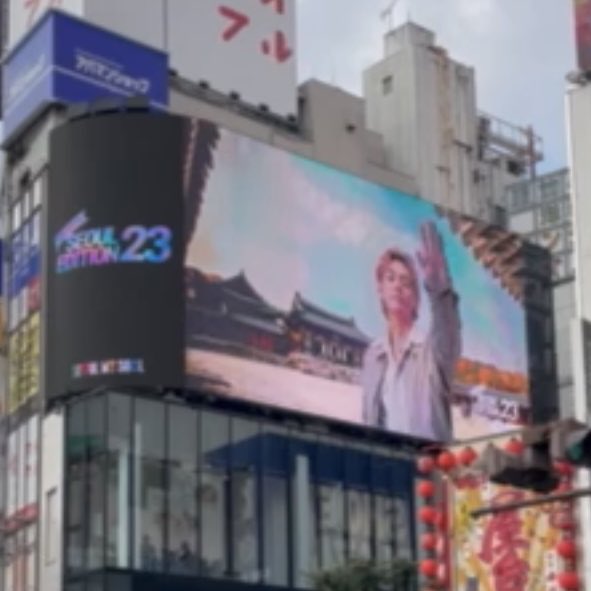 seokjinsmilebts's tweet photo. #SelfiewithV
前回の渡韓時にも候補に入っていた景福宮
ライトアップしている時にチマチョゴリ(韓服)を着て行きたい https://t.co/uYIgfEEaJV