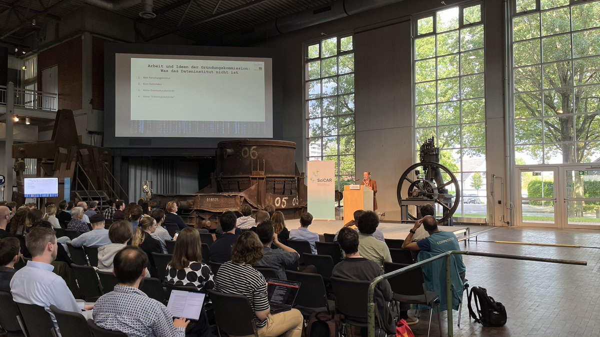 Dateninstitut in Gründung: @louisa_specht eröffnet die <a href="/SciCARde/">SciCAR</a> Konferenz und umreißt, wohin die Reise gehen kann (und wohin sie nicht gehen sollte) #scicar23 #ddj