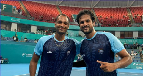 FLASH: India's @ramkumar1994 and @SakethMyneni win the Silver medal in Tennis Men's Doubles at the #AsianGames.