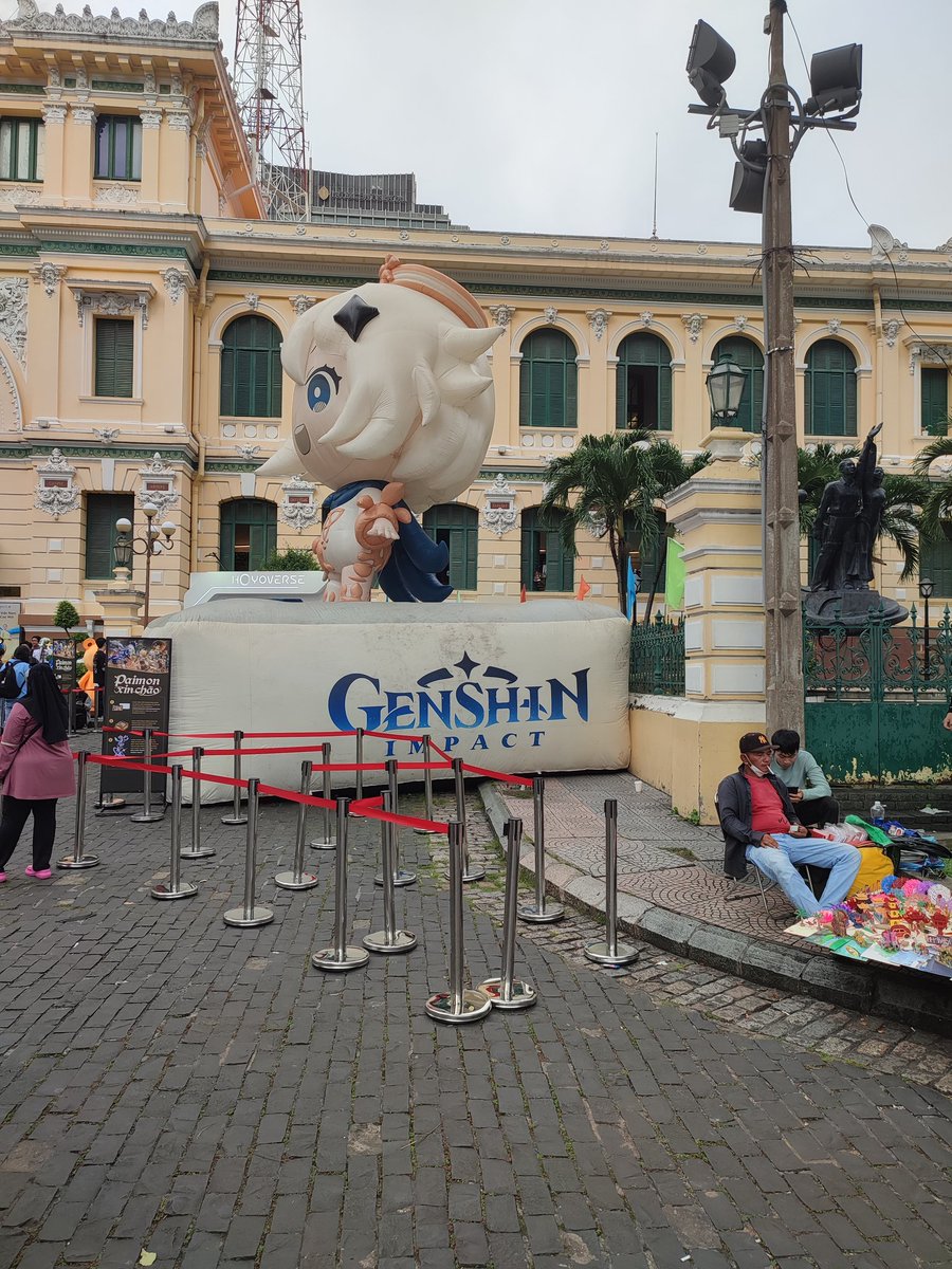 ShinySimkin's tweet photo. Pasando por delante de la oficina de correos.

Gabri: Mira un muñeco que representa los carteros

El muñeco en cuestión: https://t.co/wThxLp3PqJ