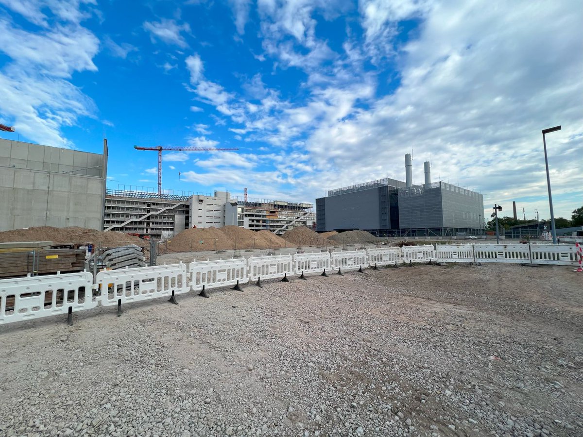 I visited the largest construction sites in Frankfurt: Currently, 11 new data centers are built with a total capacity of more than 200MWs by our partner <a href="/digitalrealtyDE/">Digital Realty (Germany)</a>! <a href="/DECIX/">DE-CIX</a> will be available there to provide interconnection services such as Peering and Cloud Connectivity!