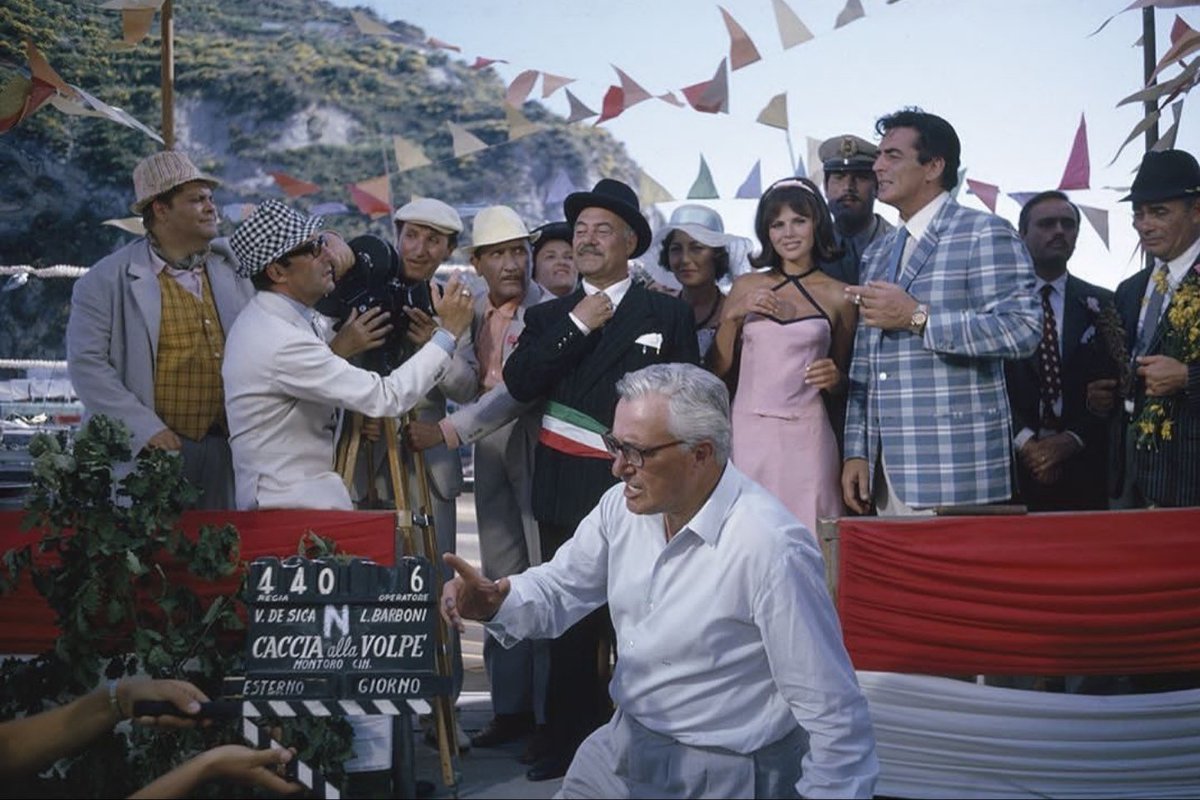 PeterFandom's tweet photo. #HappyFriday #TGIF 🦊🌞
#AfterTheFox #1966
An often underrated heist #movie. 
Dir #VittorioDeSica
#PeterSellers #VictorMature #BrittEkland #MartinBalsam #TinoBuazzelli #PaoloStoppa #MariaGraziaBuccella 
#Music, #BurtBacharach
#Theme, #TheHollies &amp; Peter Sellers. https://t.co/9D9Q3HtlDm