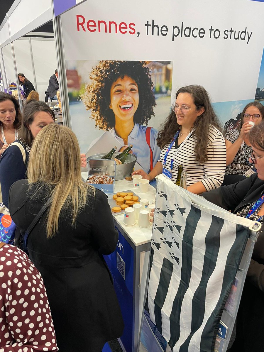 Yesterday, to wrap up the second day of @TheEAIE , the Higher Education in Rennes booth invited its partners to share a convivial moment over some Breton specialities. We were very happy to be able to share this moment.
