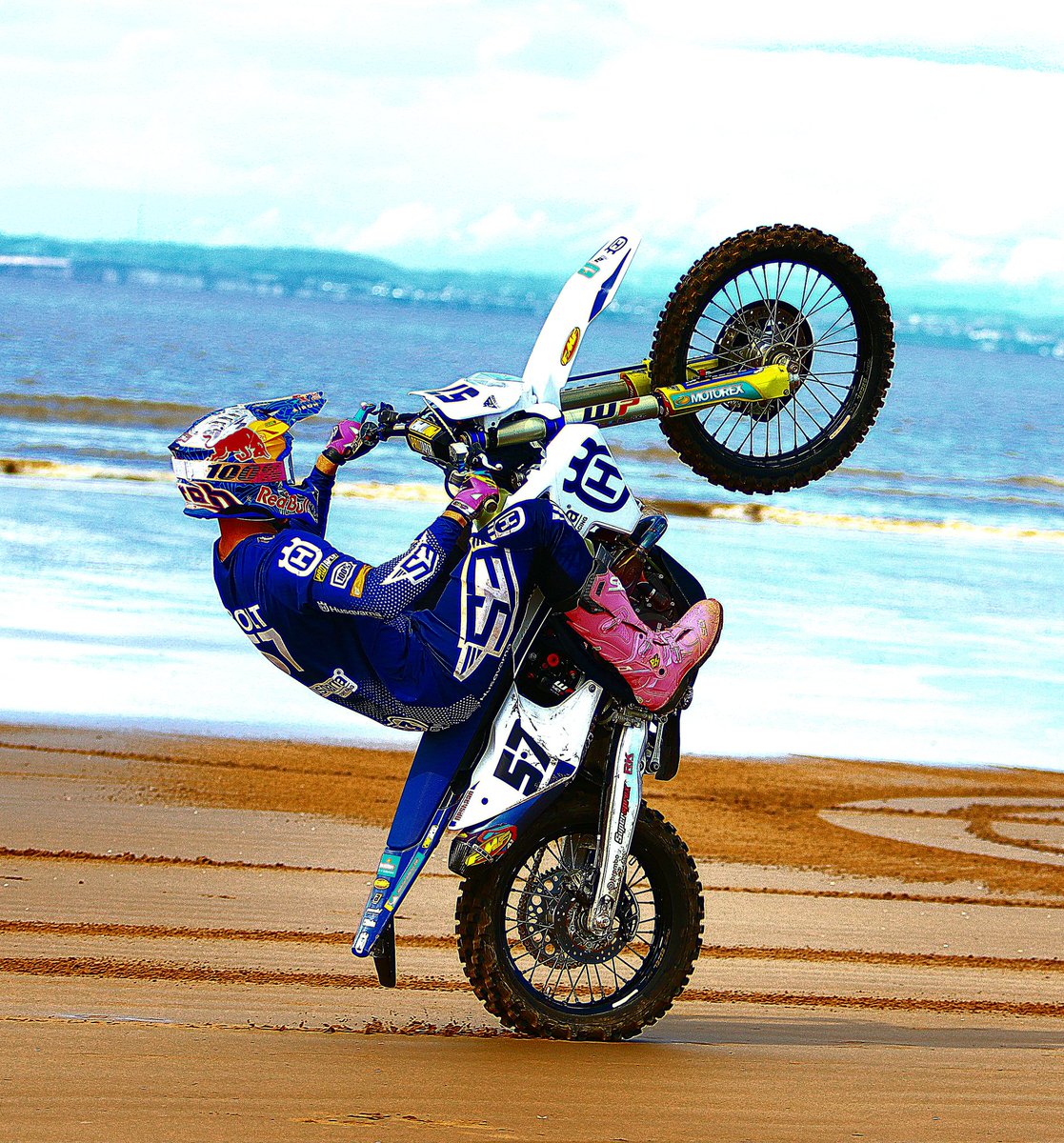 Billy bolt on press Day at Weston-super-Mare Beach race 👌 #freelance #images #canonphotography #freelancephotographer #sandsuffing #beachrace #WestonsuperMare