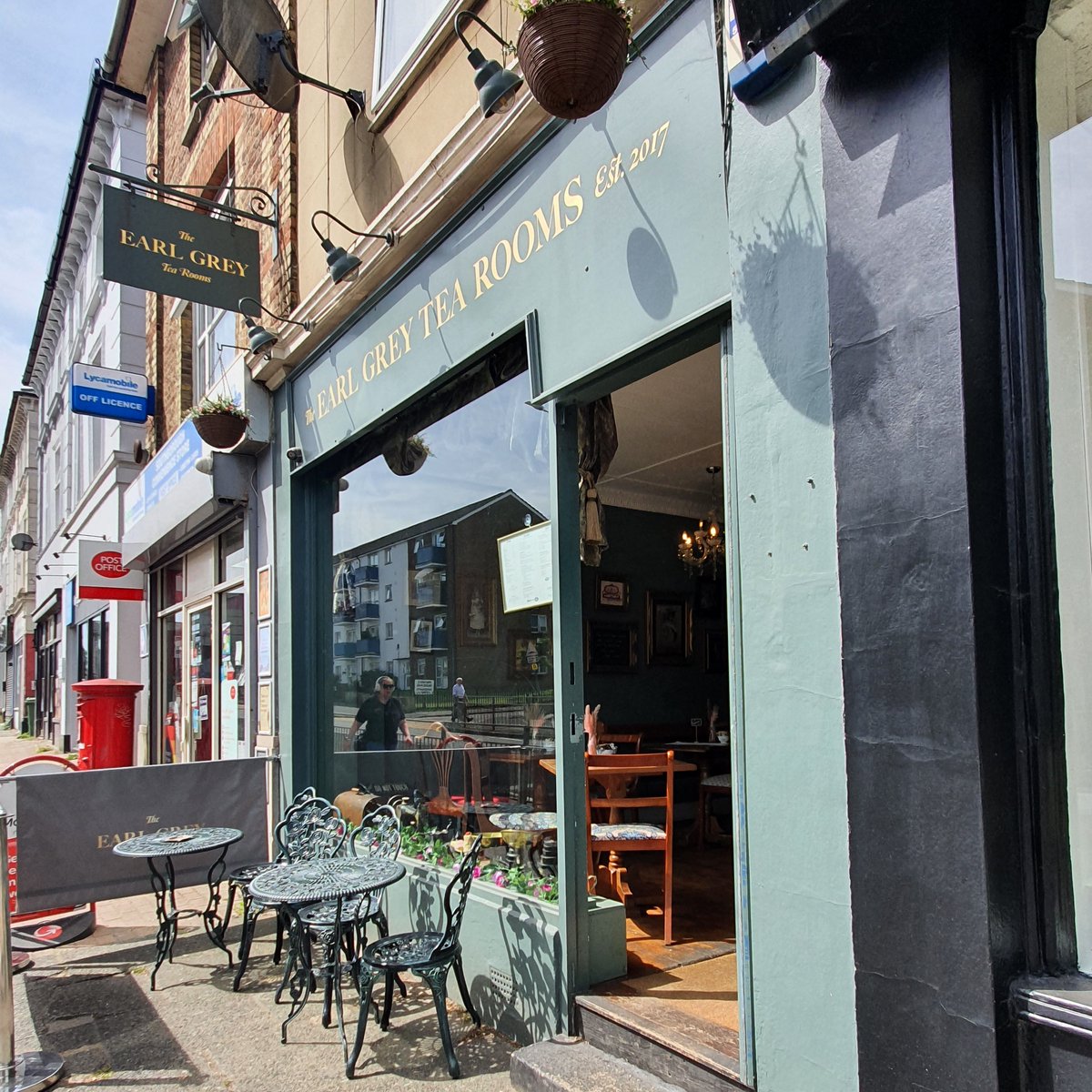 This #NationalCoffeeDay a big shout-out to all the great places we can buy coffee locally to keep us fuelled and ready to help you with your tax and accounts! This includes The Earl Grey Tea Rooms, just up the road from us. 

#southborough #tunbridgewells #kent #coffeeday #coffee