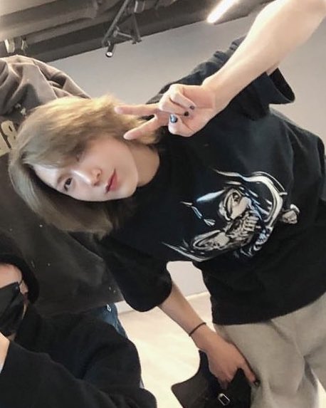 delighttttt_'s tweet photo. หวานมากกกกกกก คนสวยขาสุดๆ ทาเล็บด้วย น่ารักๆๆๆๆ ㅠㅠ💓💓💓💓 https://t.co/9tPrxonDzg
