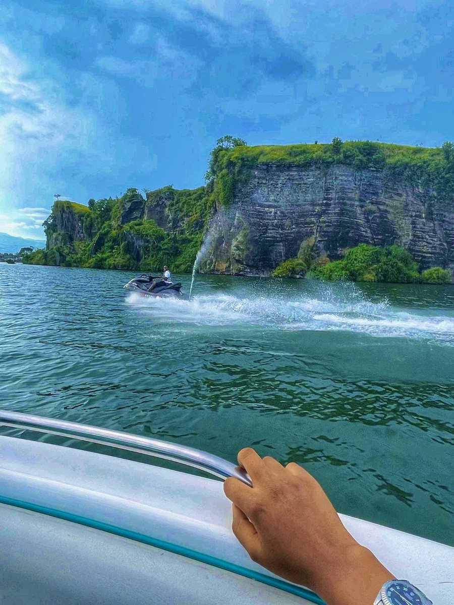 Ce n’est pas MONACO 🇲🇨 ❌
Ce n’est pas la SUISSE 🇨🇭❌
C’est le CONGO 🇨🇩 #GOMA ✅
#VisitCongo 🇨🇩 
Retweet pour l’amour du pays ❤️