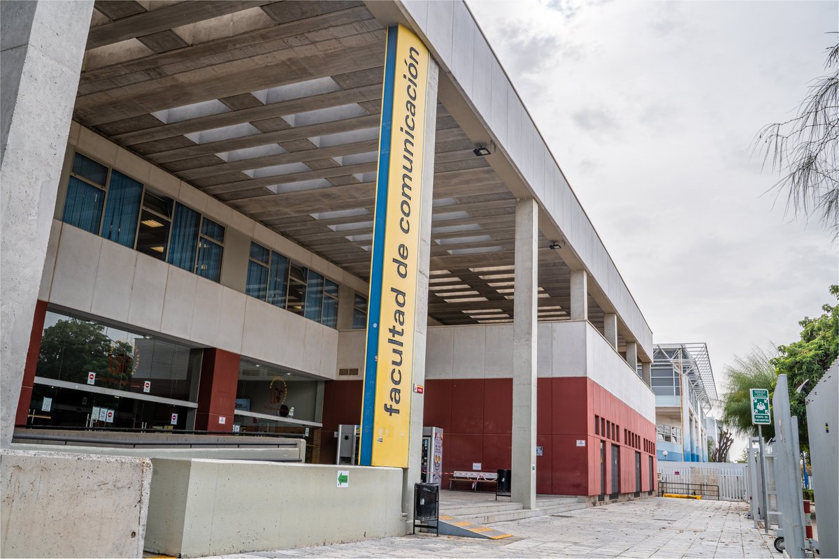 FCom_US's tweet photo. 🕰️Un día como hoy hace 20 años, el 29 de septiembre de 2003, iniciamos clases en este edificio. Muchas cosas -y muchas personas- han pasado. 

🗓️La inauguración oficial fue el 3 de noviembre.

#20AniversarioFcomCartuja https://t.co/EypVYN7iTv