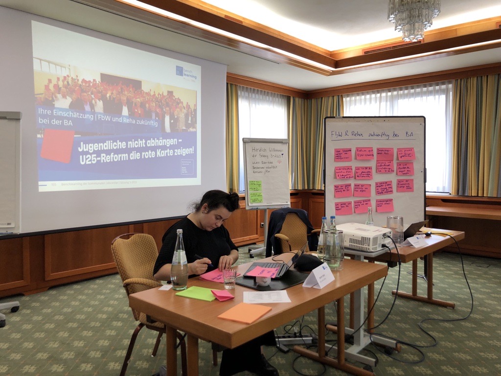 Die kommunalen #Jobcenter des VR7 tauschen sich zu den neuen Plänen aus, dass Weiterbildungs- und Rehakund*innen ab 2025 von der BA betreut werden.