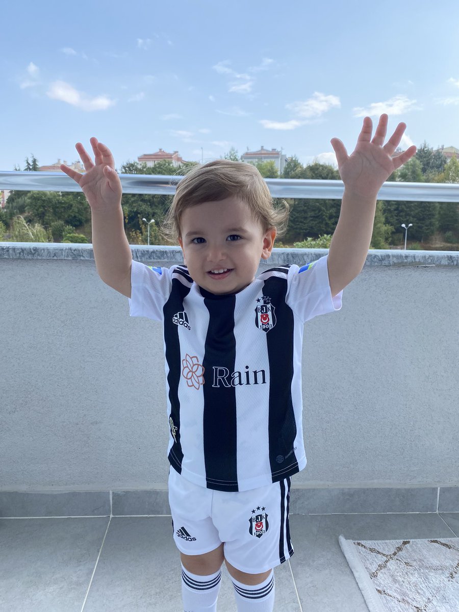 cihanaytn's tweet photo. 🦅 

@Besiktas https://t.co/zaf6BpFRJC
