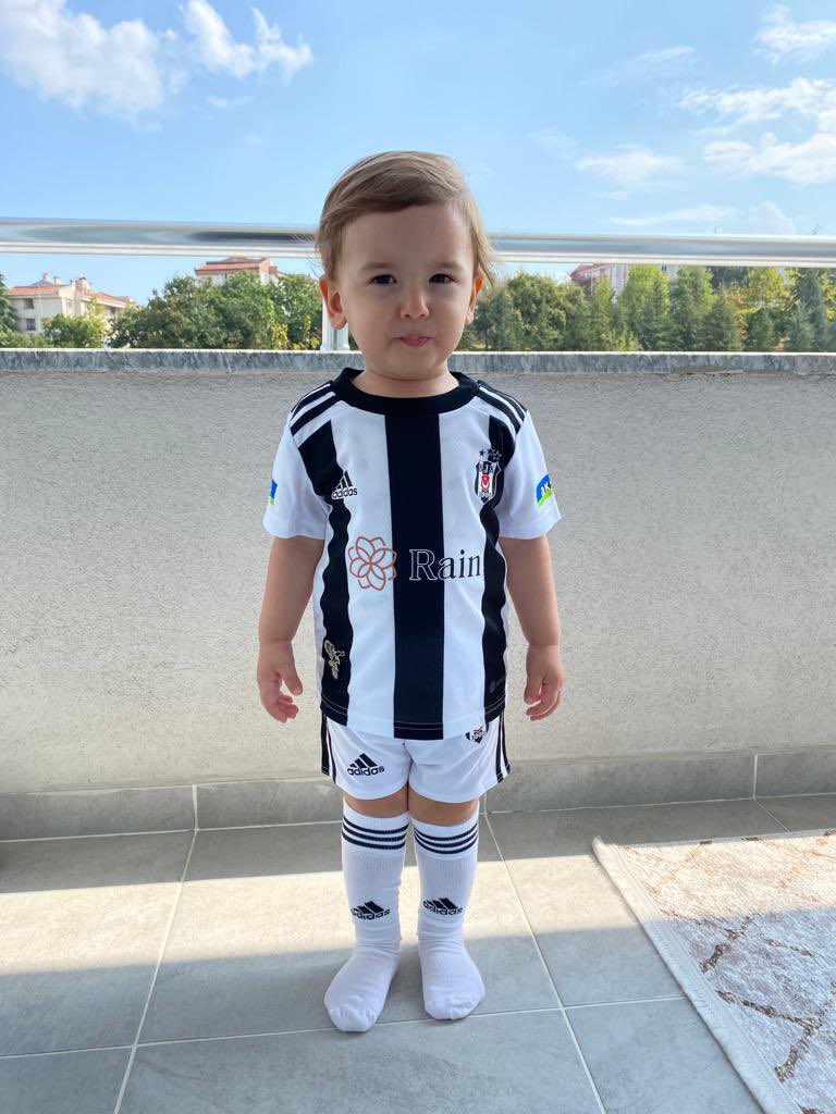 cihanaytn's tweet photo. 🦅 

@Besiktas https://t.co/zaf6BpFRJC