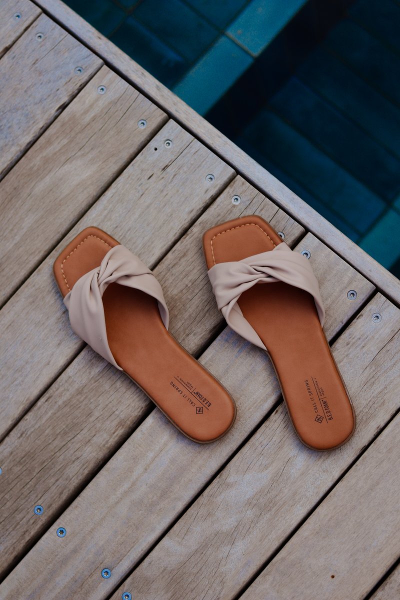 Flats that scream summer vibes with every step 📸 @cneh_shuga 

 #generationspring #callitspring